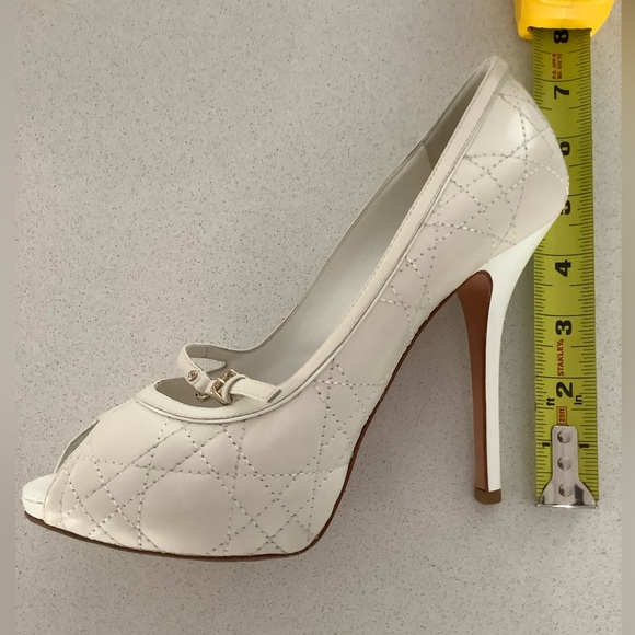 Christian Dior Buckle Pump - Picture 5 of 7